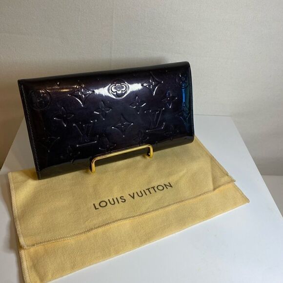 Authentic Amarante Louis Vuitton Sarah Wallet - Picture 2 of 6